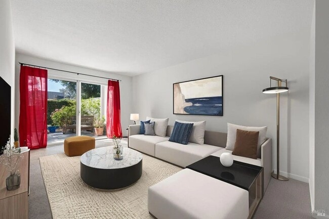 211 Stony Point Rd in Santa Rosa, CA - Building Photo - Building Photo