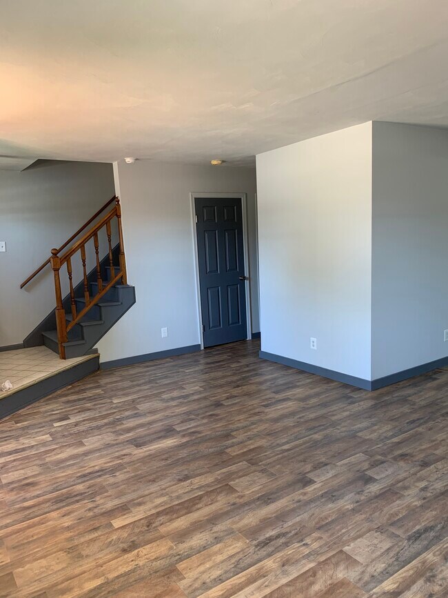 property at 118 Elmhurst Ct