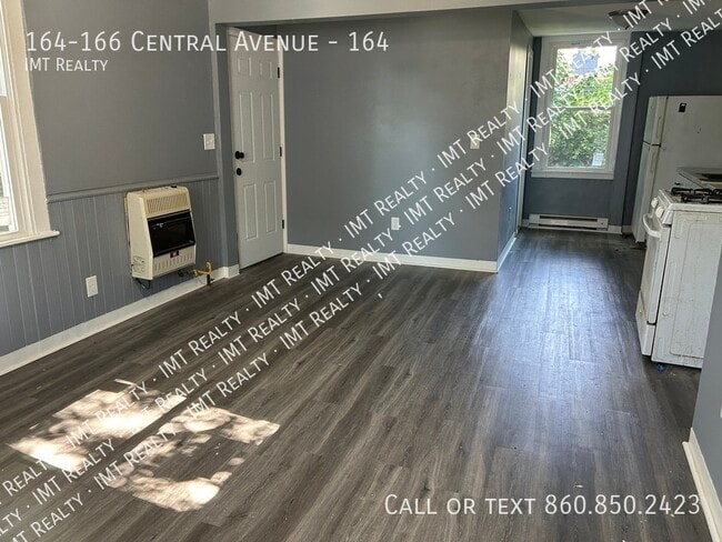 164-166-166 Central Ave in Norwich, CT - Building Photo - Building Photo