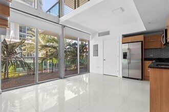 350 S Miami Ave, Unit 310 in Miami, FL - Building Photo - Building Photo