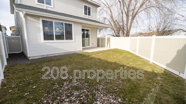 2060 W Bella Ln in Nampa, ID - Building Photo - Building Photo