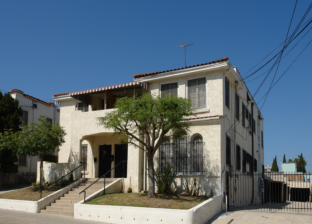 4419 E Burns Ave in Los Angeles, CA - Foto de edificio