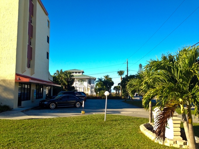 Coquina Condominiums in Ft. Myers, FL - Building Photo