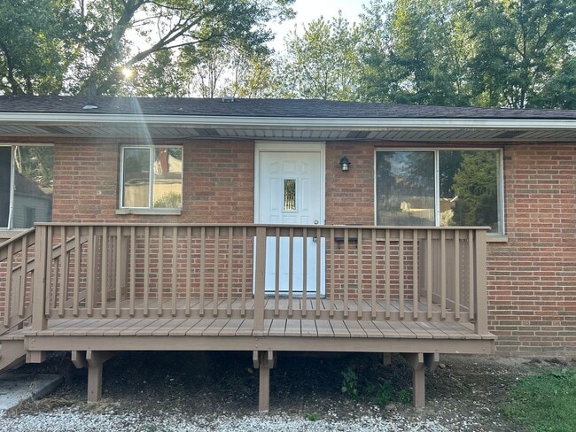property at 2519 Woodmere Ave