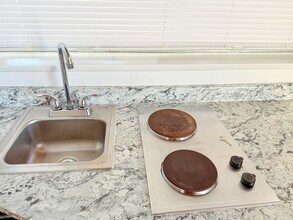 401 N Lupine St in Lompoc, CA - Building Photo - Building Photo