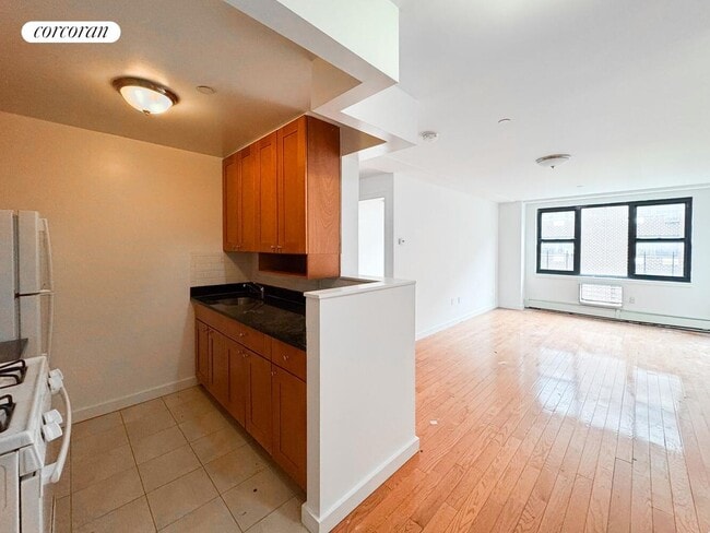 property at 463 E 147th St