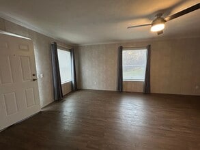 2361 Oakgrove Dr in Fenton, MI - Building Photo - Building Photo