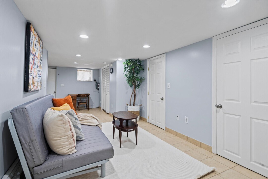 41 Irving St in Jersey City, NJ - Building Photo