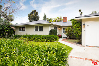 931 Las Pulgas Rd in Los Angeles, CA - Foto de edificio - Building Photo