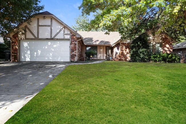 property at 9713 Hummingbird Ln