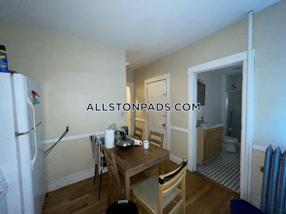 192 Kelton St in Boston, MA - Building Photo