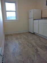 16 Oak St, Unit 16 Oak Street up in Glens Falls, NY - Building Photo - Building Photo