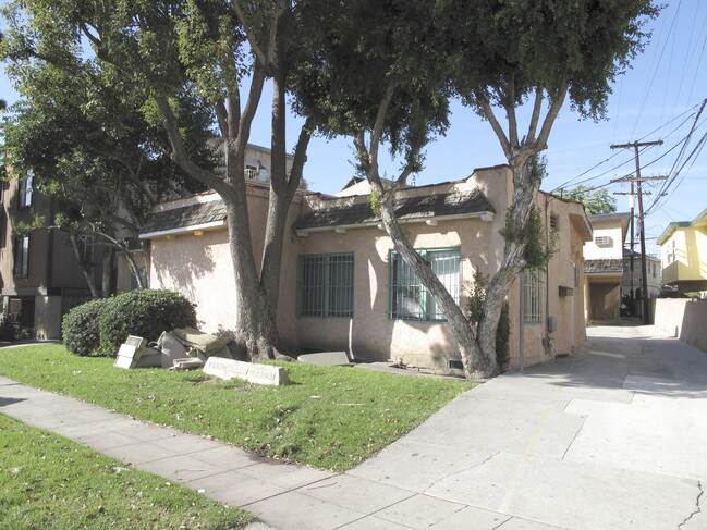 3317-3319 Bagley Ave