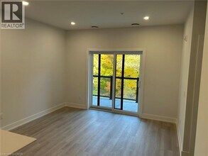 1100 Lackner Pl in Kitchener, ON - Building Photo - Building Photo