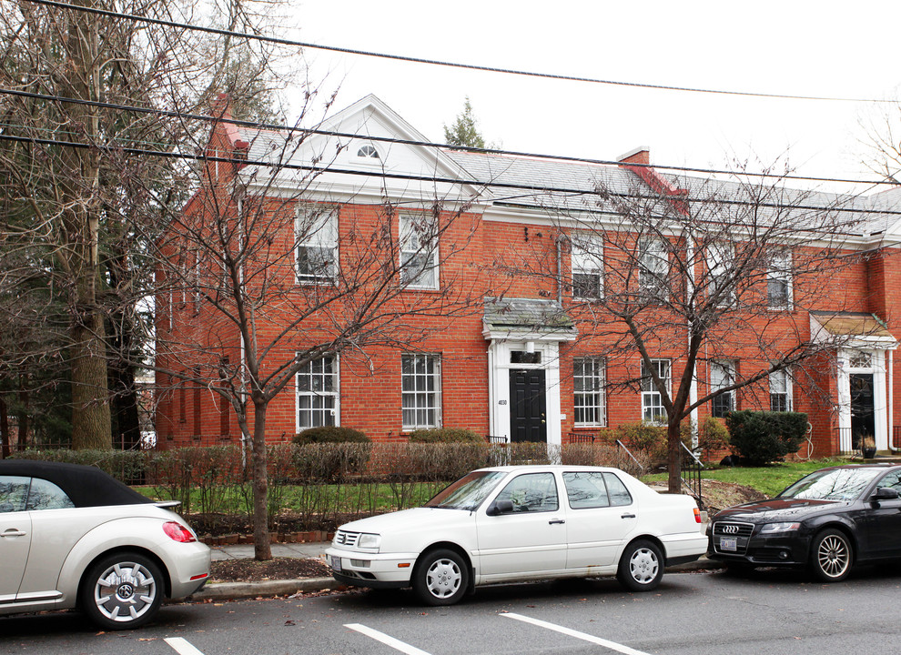 4030 Calvert St NW in Washington, DC - Building Photo