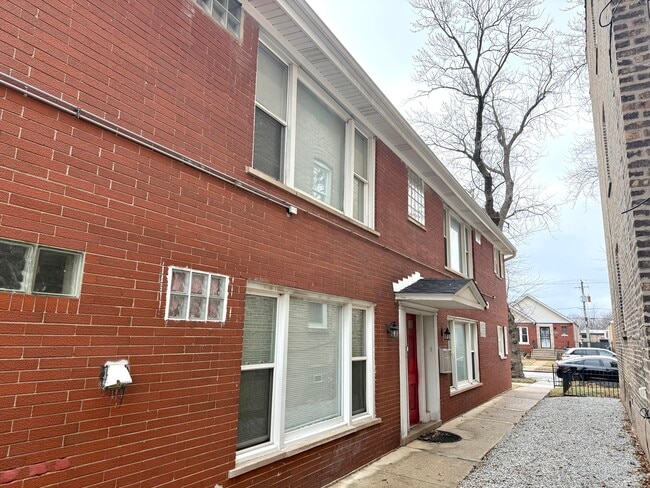 11137 S Emerald Ave in Chicago, IL - Building Photo - Building Photo