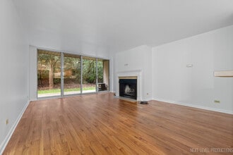5830 Oakwood Dr in Lisle, IL - Building Photo - Building Photo