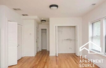2203 W Eastwood Ave in Chicago, IL - Building Photo - Building Photo