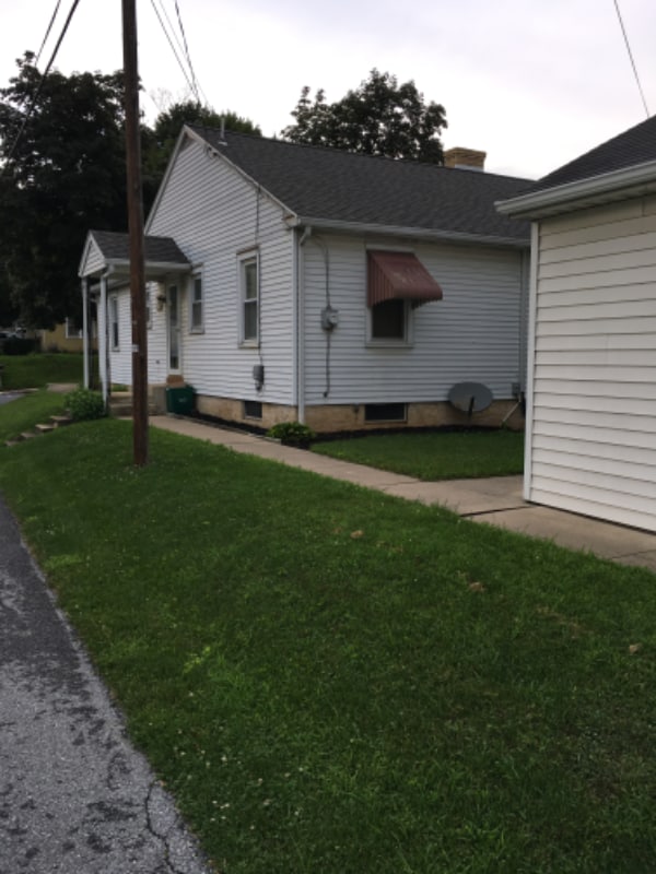 121 W Colebrook St in Manheim, PA - Building Photo - Building Photo