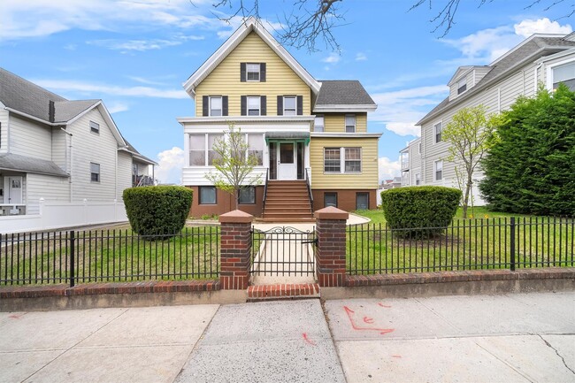 property at 135 Beekman Ave