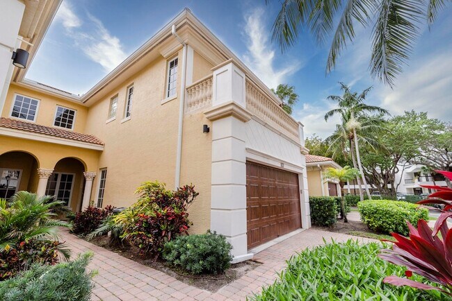 106 Renaissance Dr in West Palm Beach, FL - Foto de edificio - Building Photo