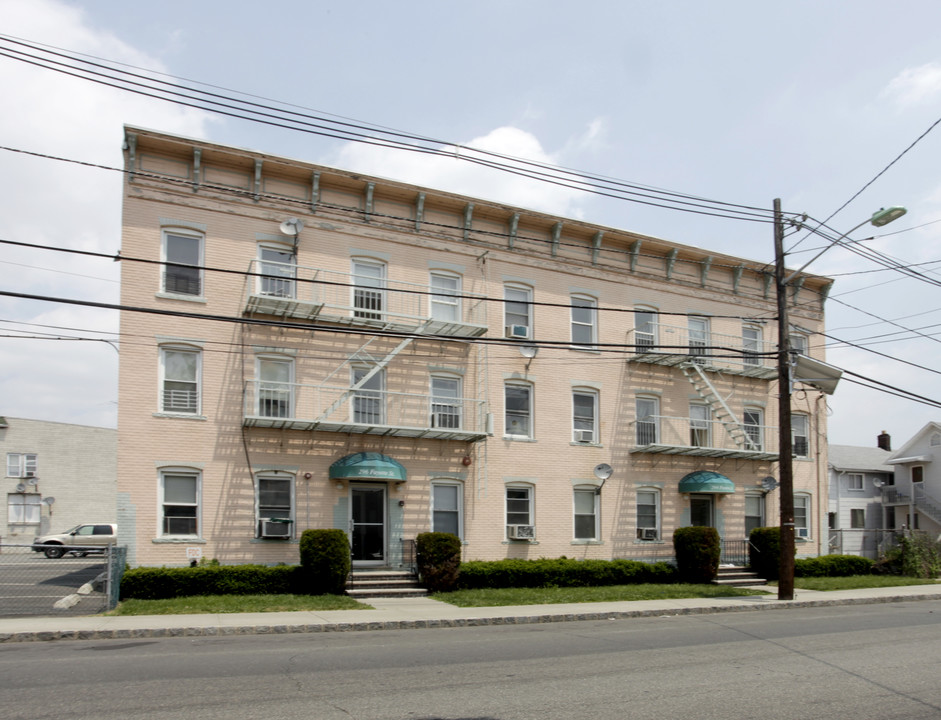 294-296 Fayette St in Perth Amboy, NJ - Foto de edificio