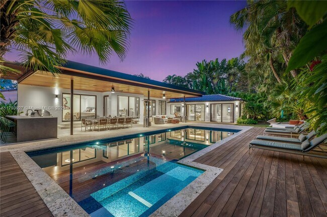 2415 San Domingo St in Coral Gables, FL - Building Photo - Building Photo