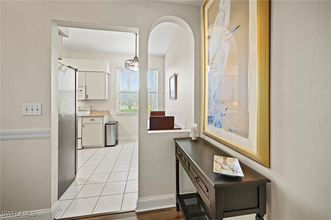 9200 Highland Woods Blvd in Bonita Springs, FL - Foto de edificio - Building Photo