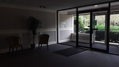 1310 Berlin Turnpike in Wethersfield, CT - Building Photo - Building Photo