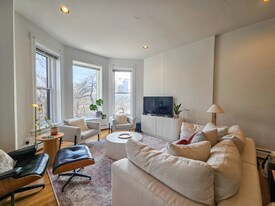 1808 N Clark St in Chicago, IL - Building Photo