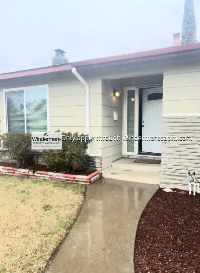 3752 Fielding Cir in Sacramento, CA - Building Photo - Building Photo