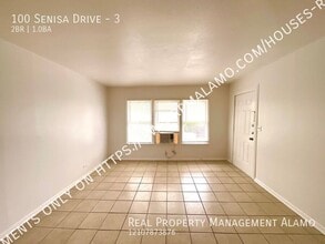 100 Senisa Dr in San Antonio, TX - Building Photo - Building Photo