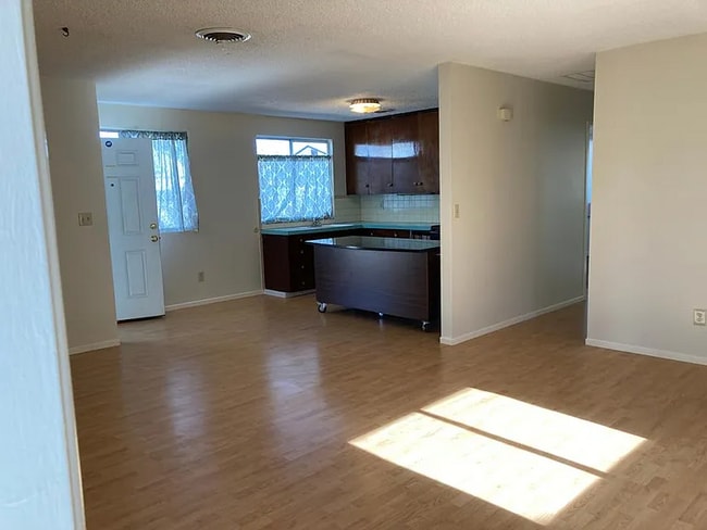 401 Arnold St in Las Vegas, NV - Building Photo - Building Photo