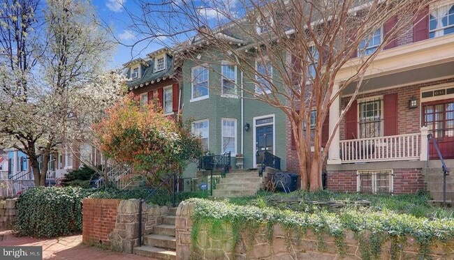 property at 643 E St NE