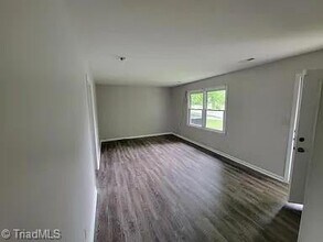 1615 E 10th St in Winston-Salem, NC - Foto de edificio - Building Photo