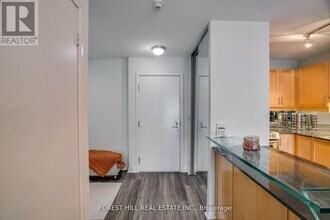 220-1220 Victoria St in Toronto, ON - Building Photo - Building Photo