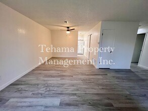 1210 Aloha St in Red Bluff, CA - Foto de edificio - Building Photo