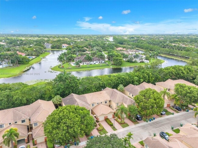 3823 Tree Top Dr in Weston, FL - Building Photo - Building Photo