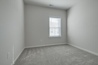 6027 Towering Oaks Dr in Charlotte, NC - Building Photo - Building Photo