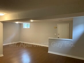 122 Ironwood Crescent in Hamilton, ON - Building Photo - Building Photo