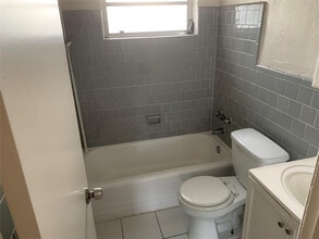 7553 Farragut St in Hollywood, FL - Building Photo - Building Photo