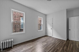 268 Leslie St in Newark, NJ - Building Photo - Building Photo