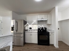 4062 Fire Sun in San Antonio, TX - Building Photo - Building Photo