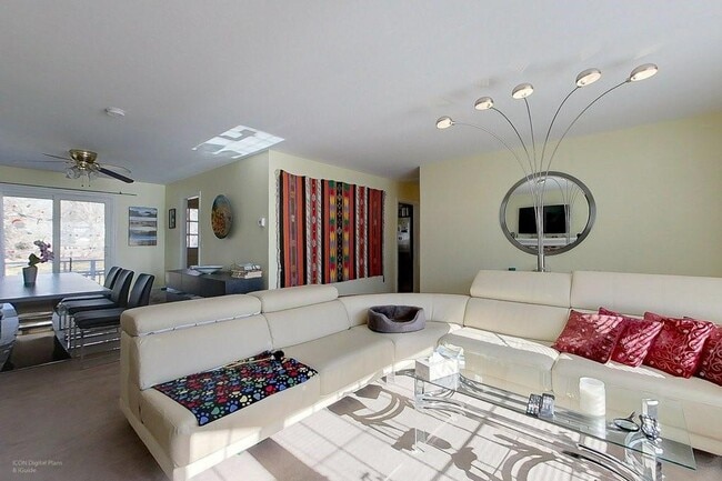 88 Woodland Dr in Portsmouth, RI - Building Photo - Building Photo