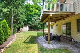 201 Woodbury Rd in Woodbury, NY - Building Photo - Building Photo