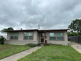 4309 Yucca St in Corpus Christi, TX - Building Photo