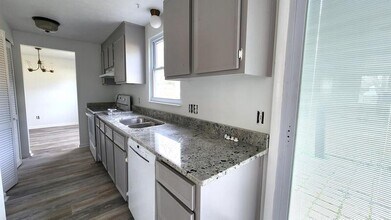 259 Windsor Castle Dr in Newport News, VA - Building Photo - Building Photo