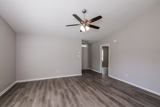 1007 Kansas City Dr in Monroe, NC - Foto de edificio - Building Photo