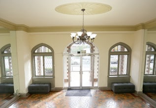 Alto Towers in Washington, DC - Building Photo - Lobby