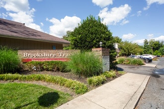 Brookshire Trace Townhomes in Philadelphia, PA - Foto de edificio - Building Photo